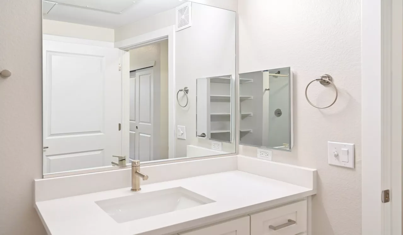 21 Fitzsimons - Aurora, CO - Bathroom