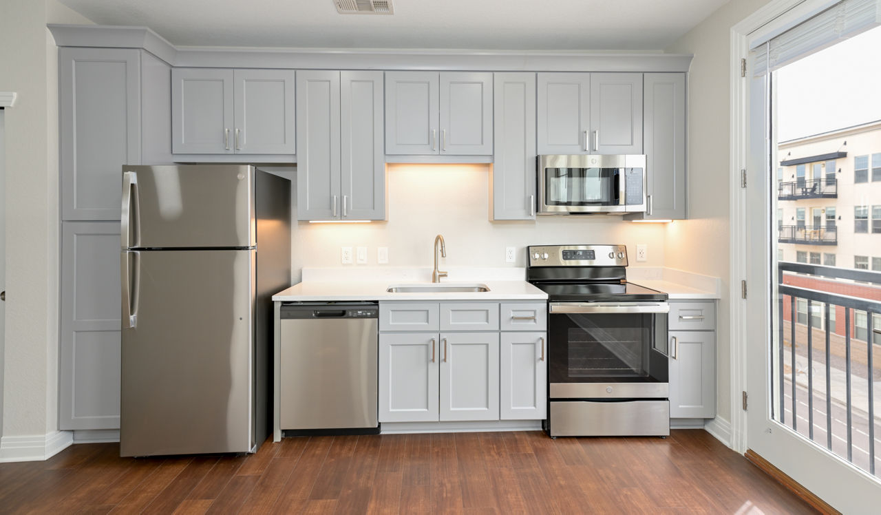 21 Fitzsimons Apartments in Aurora, CO - Kitchen