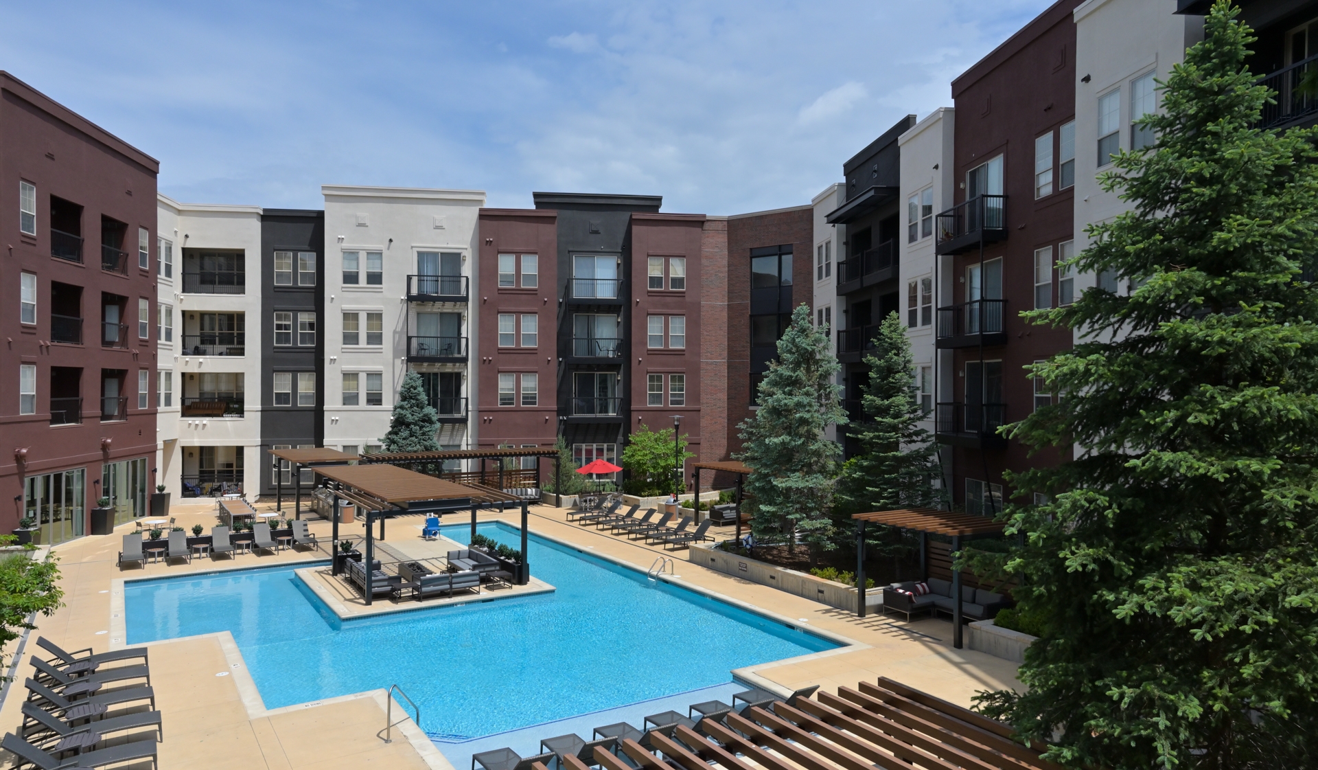 21 Fitzsimons Apartments - Aurora, CO - Pool Area