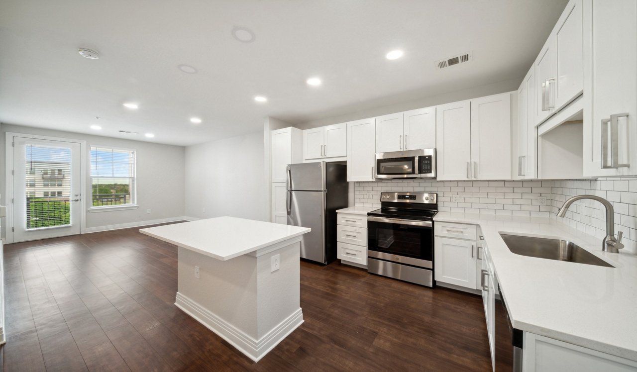 21 Fitzsimons Apartments - Aurora, CO - Kitchen