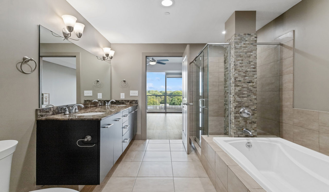 Mezzo Apartment Homes - Atlanta, GA - Bathroom