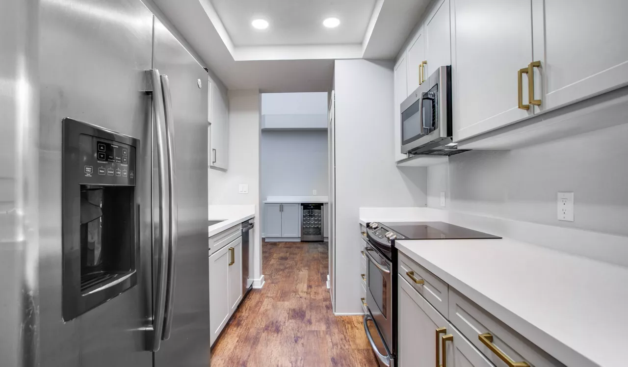 3400 Avenue of the Arts - Costa Mesa, CA - Kitchen