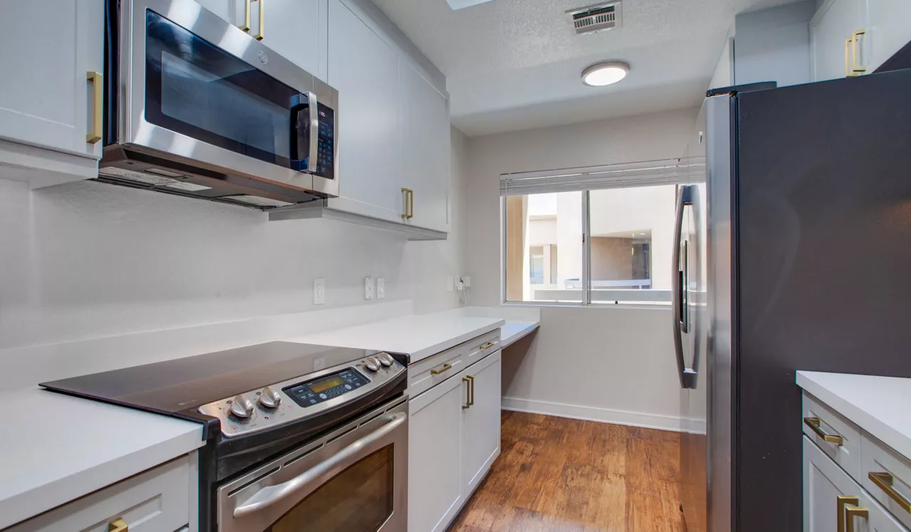 3400 Avenue of the Arts - Costa Mesa, CA - Kitchen