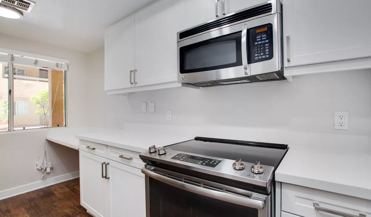 3400 Avenue of the Arts - Costa Mesa, CA - Kitchen