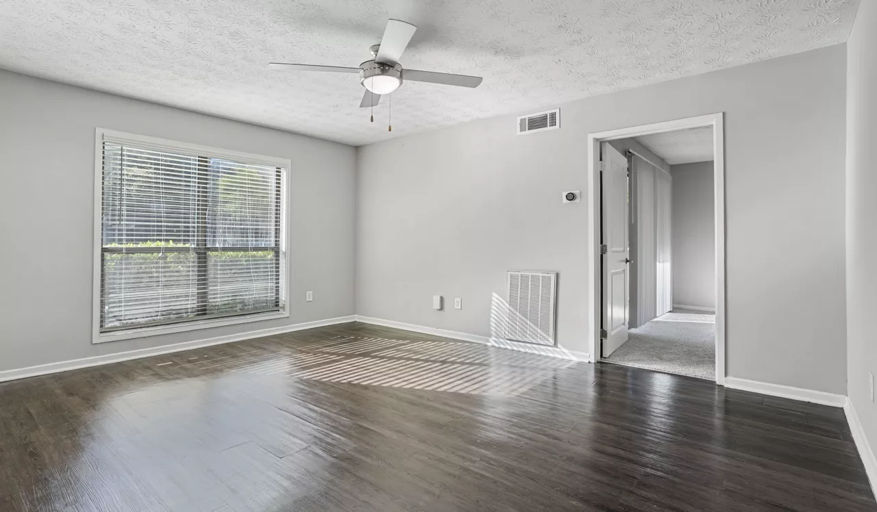 Arden Vue - Decatur, GA - Living Room