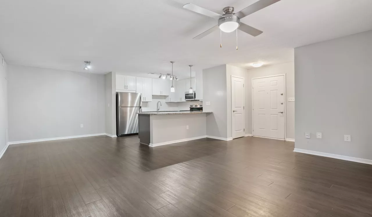 Arden Vue - Decatur, GA - Living Room