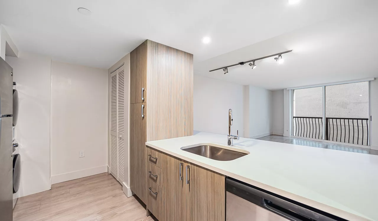 Bay Parc - Miami, FL - Living Area