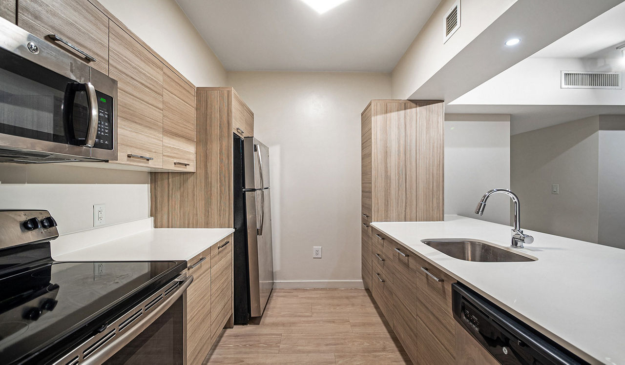 Bay Parc - Miami, FL - Kitchen