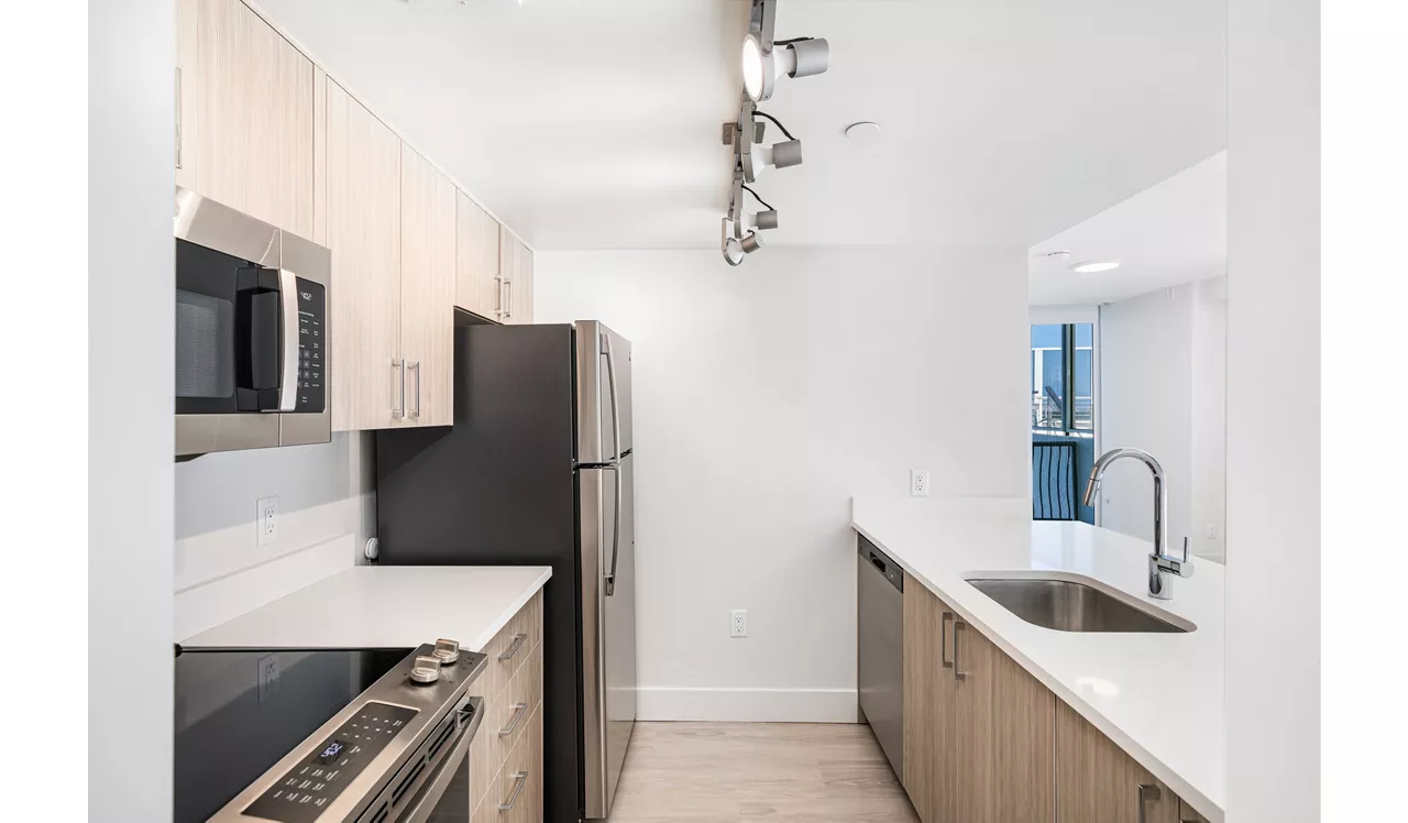 Bay Parc - Miami, FL - Kitchen