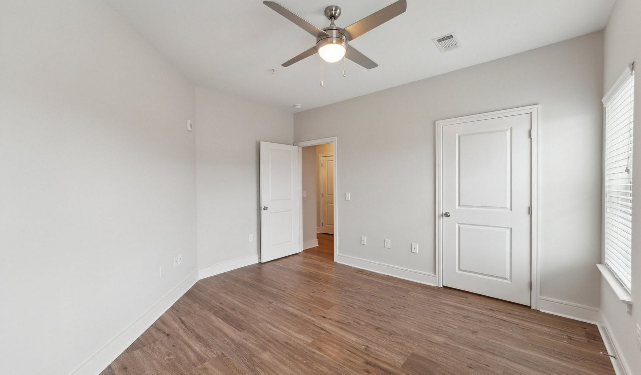 Brizo - Durham, NC - bedroom