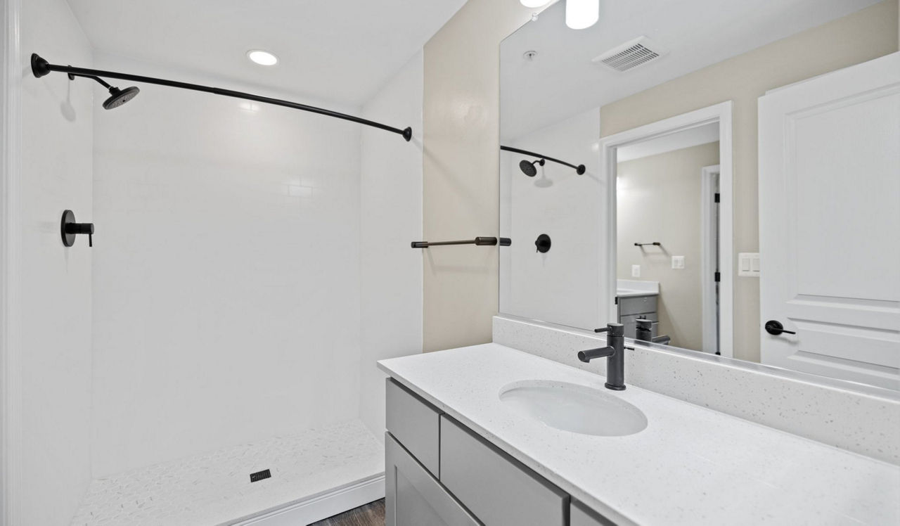 Capital Crescent Trail Residences - Bethesda, MD - Bathroom