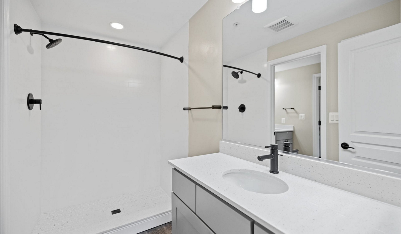 Capital Crescent Trail Residences - Bethesda, MD - Bathroom/