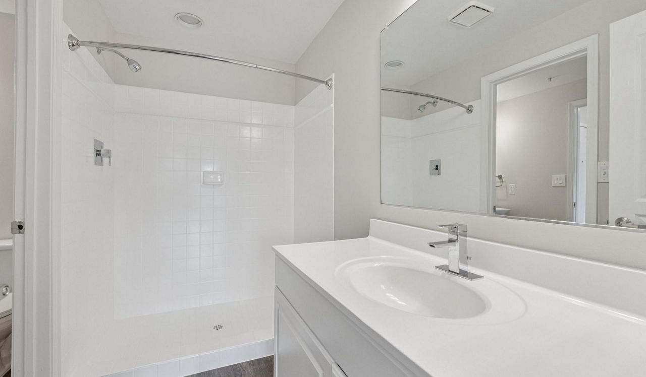 Capital Crescent Trail Residences - Bethesda, MD - Bathroom