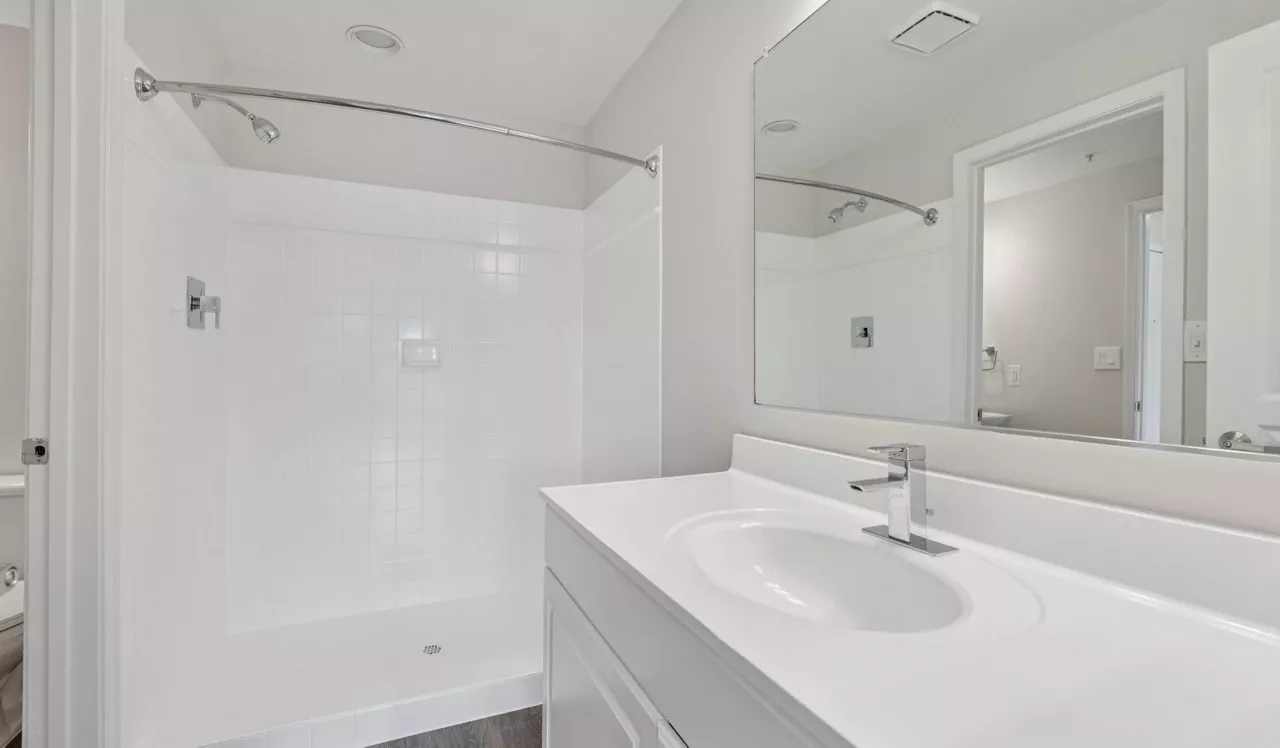Capital Crescent Trail Residences - Bethesda, MD - Bathroom