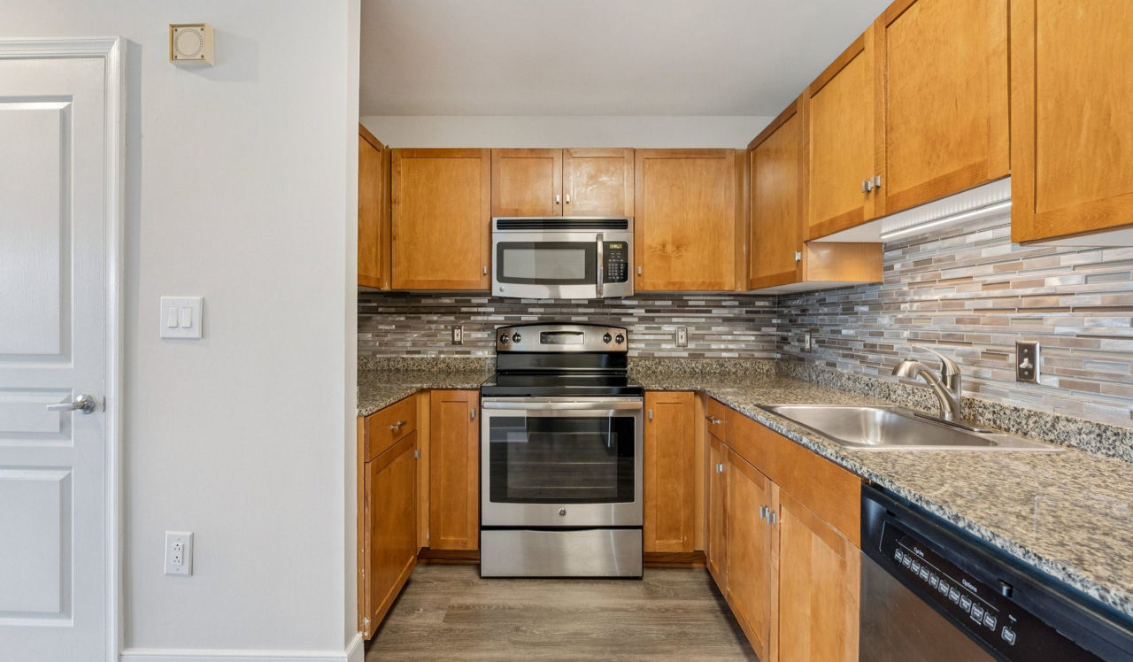 Capital Crescent Trail Residences - Bethesda, MD - Kitchen