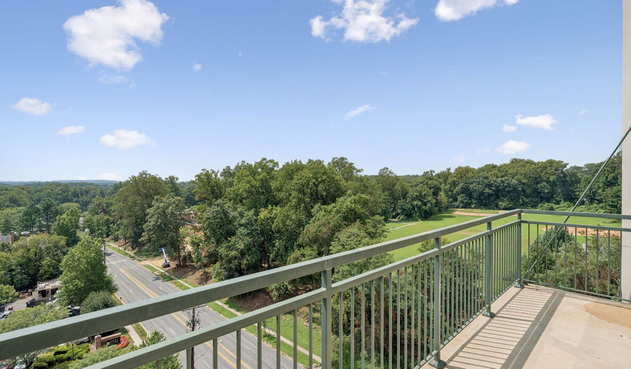 Capital Crescent Trail Residences - Bethesda, MD - balcony