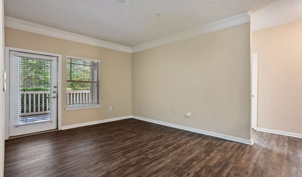 Chattahoochee Ridge - Atlanta, GA - Living Room