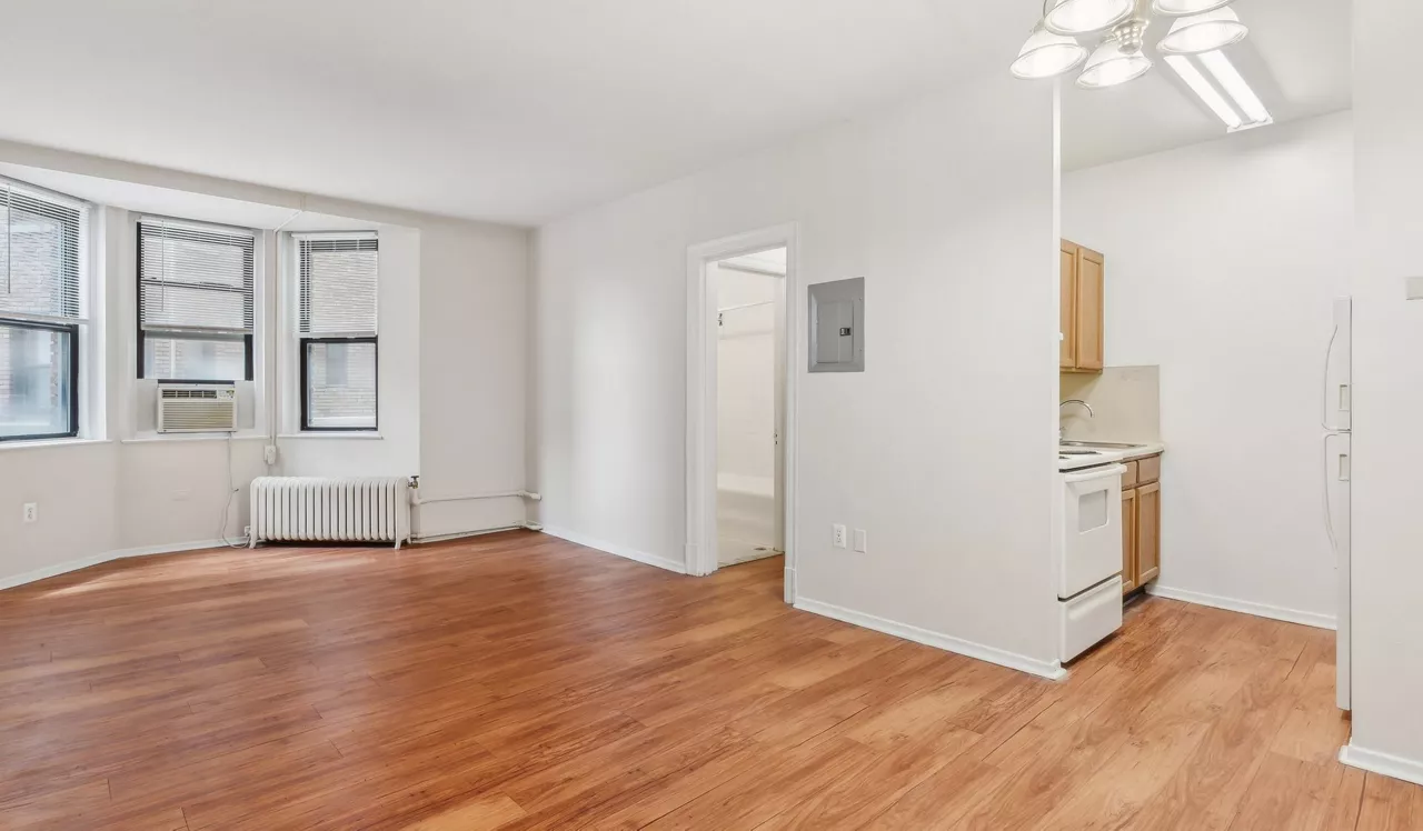 Chestnut Hall - Philadelphia, PA - Living Space