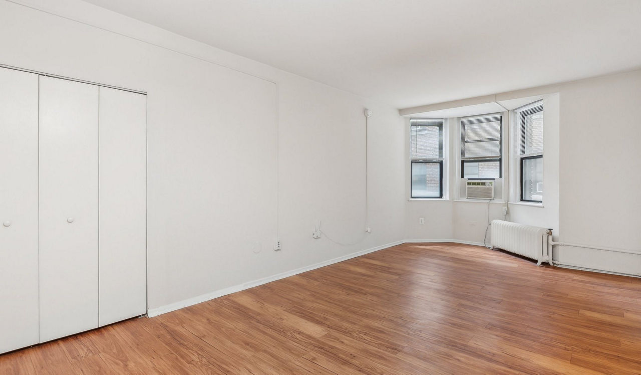 Chestnut Hall - Philadelphia, PA - Living Space