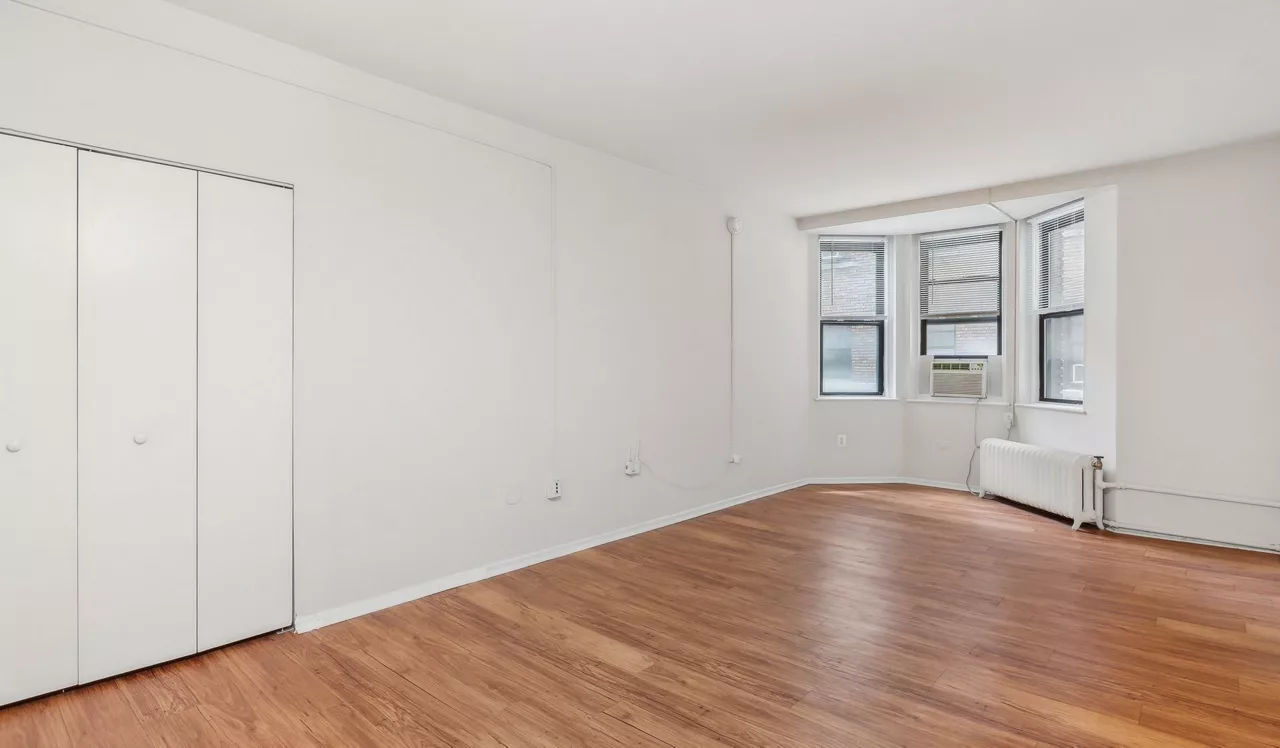 Chestnut Hall - Philadelphia, PA - Living Space