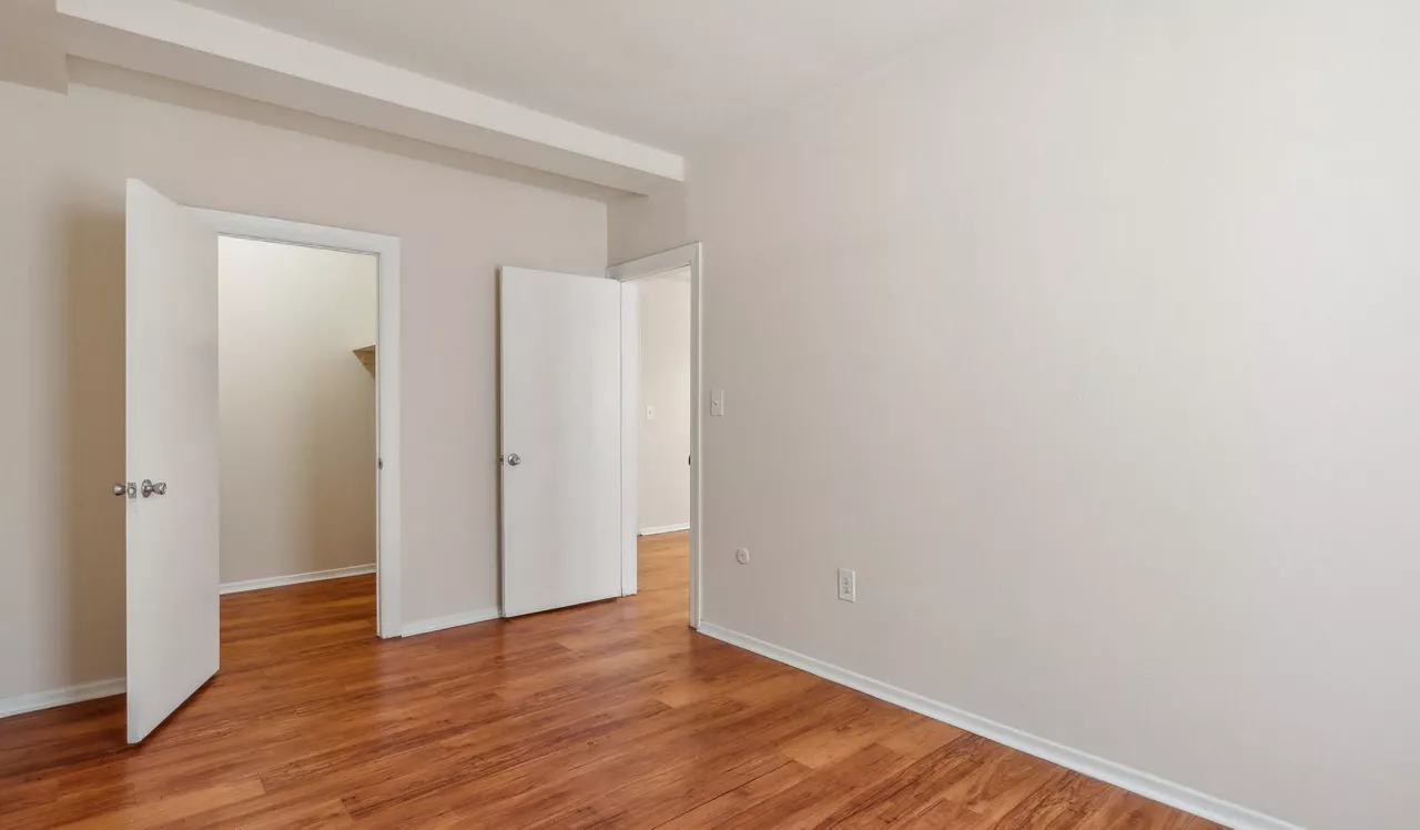 Chestnut Hall - Philadelphia, PA - Bedroom