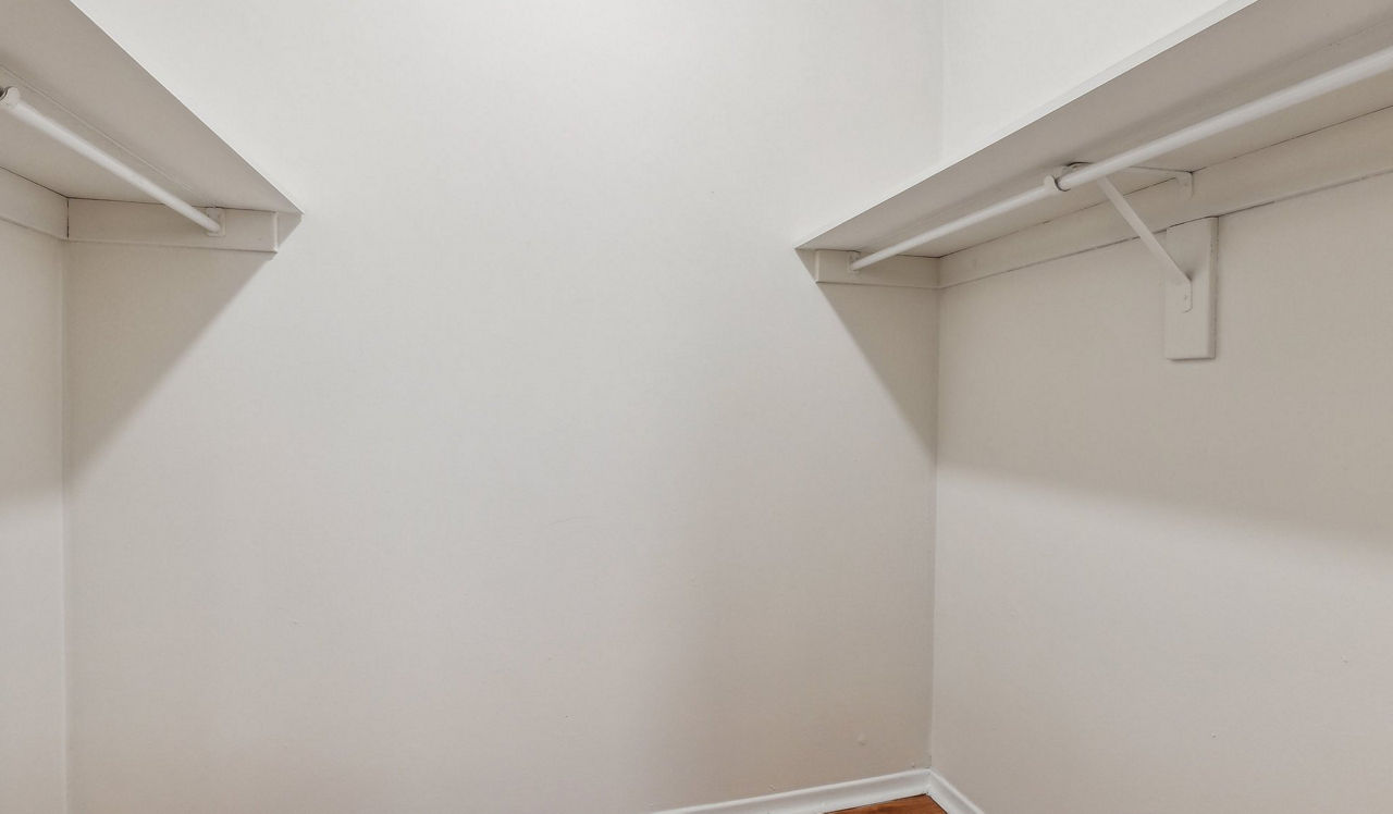 Chestnut Hall - Philadelphia, PA - Closet