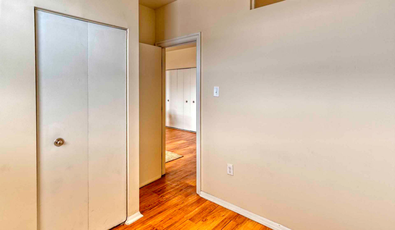 Chestnut Hall - Philadelphia, PA - den