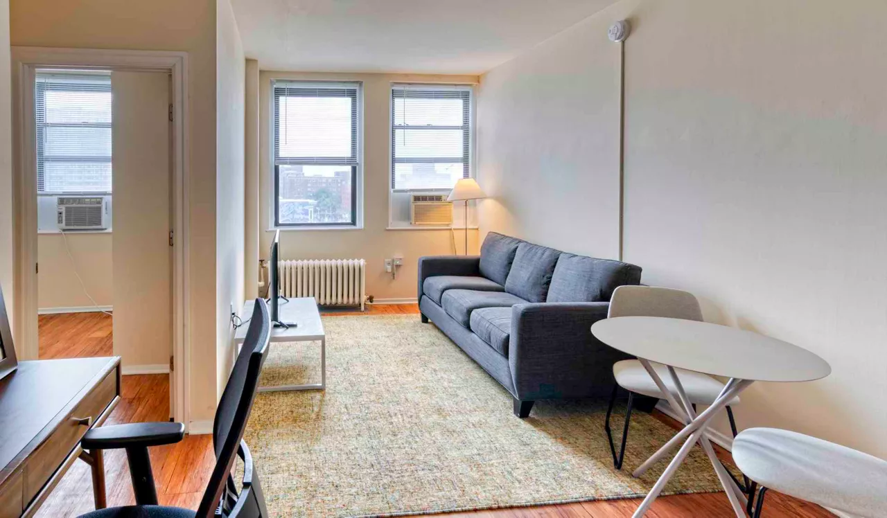 Chestnut Hall - Philadelphia, PA - Livng Space