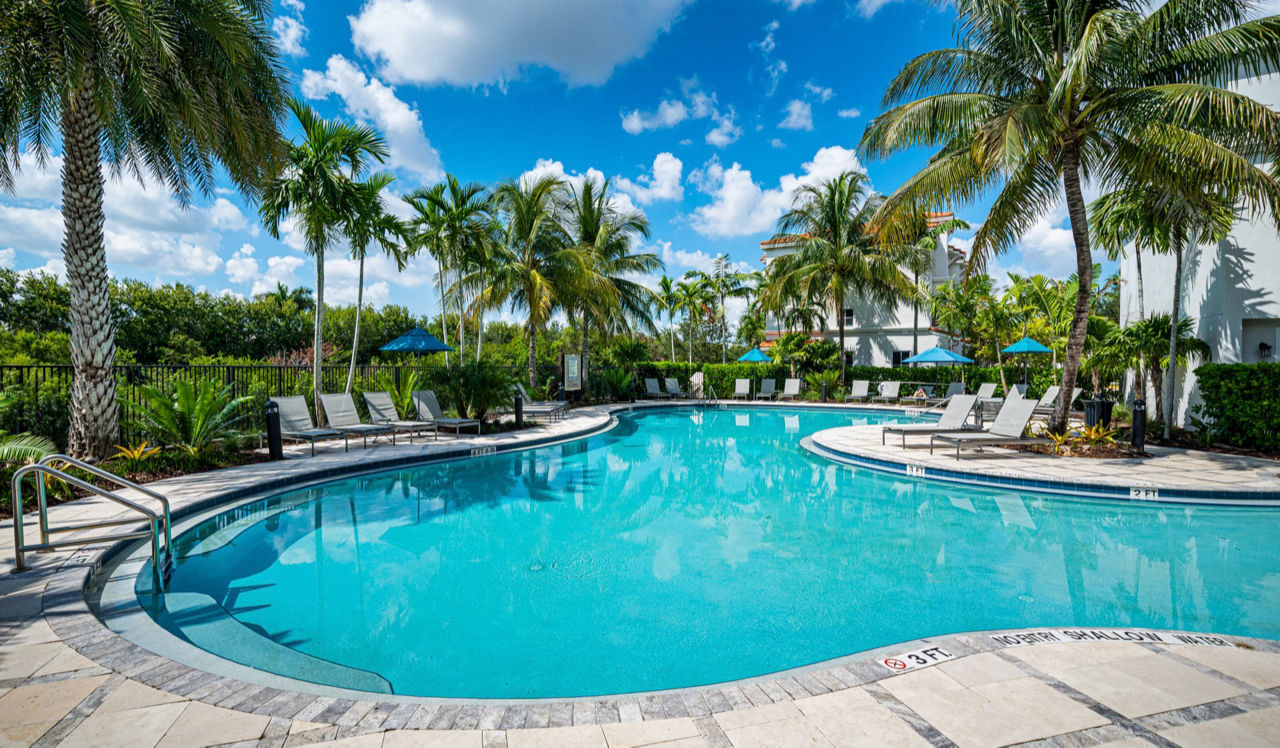 City Center on 7th Apartments - Pembroke Pines, FL - pool