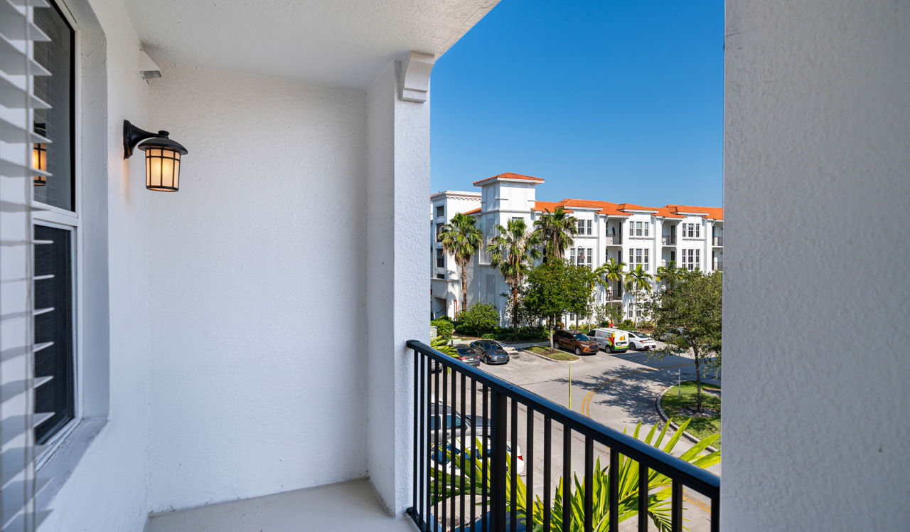 City Center on 7th - Pembroke Pines, FL - Balcony