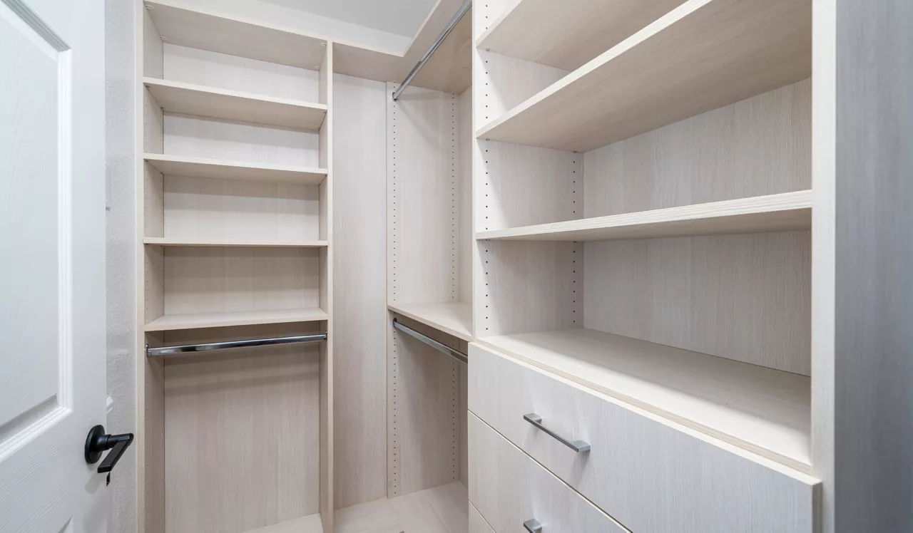 City Center on 7th - Pembroke Pines, FL - Closet