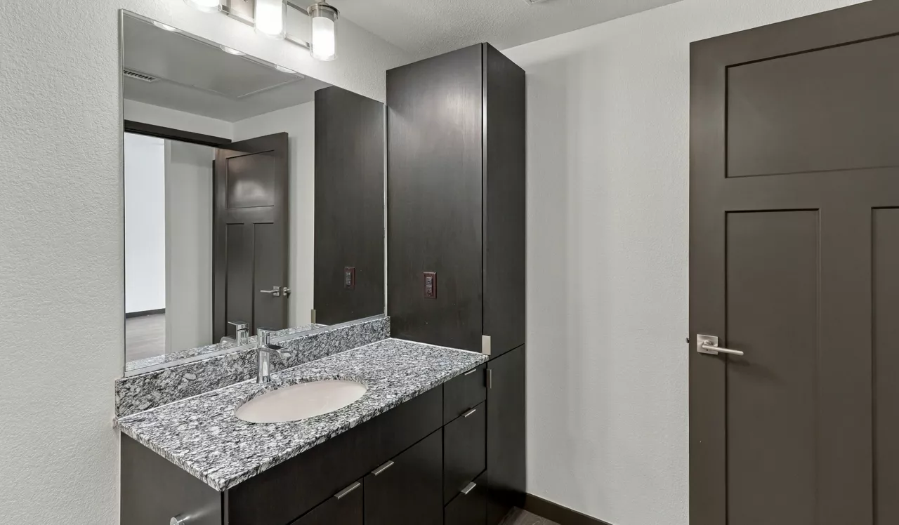 Covell on the Promenade - Westminster, CO - Bathroom