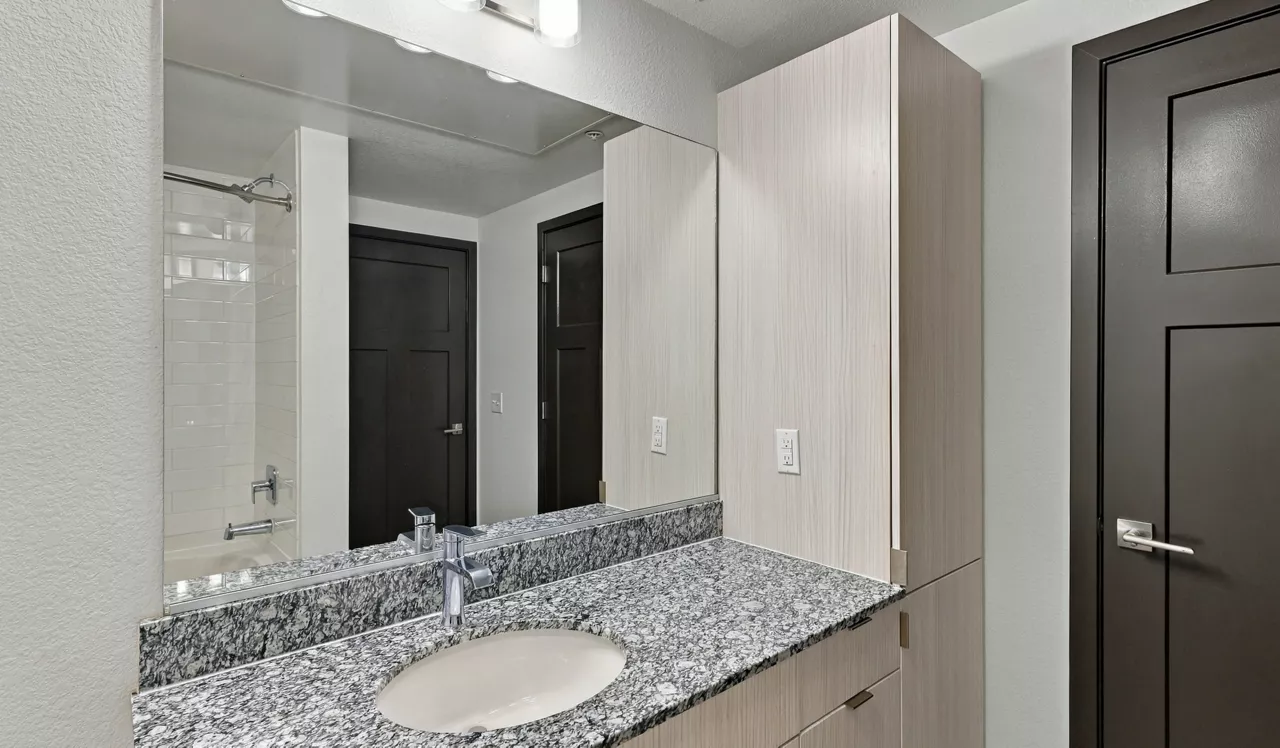 Covell on the Promenade - Westminster, CO - Bathroom