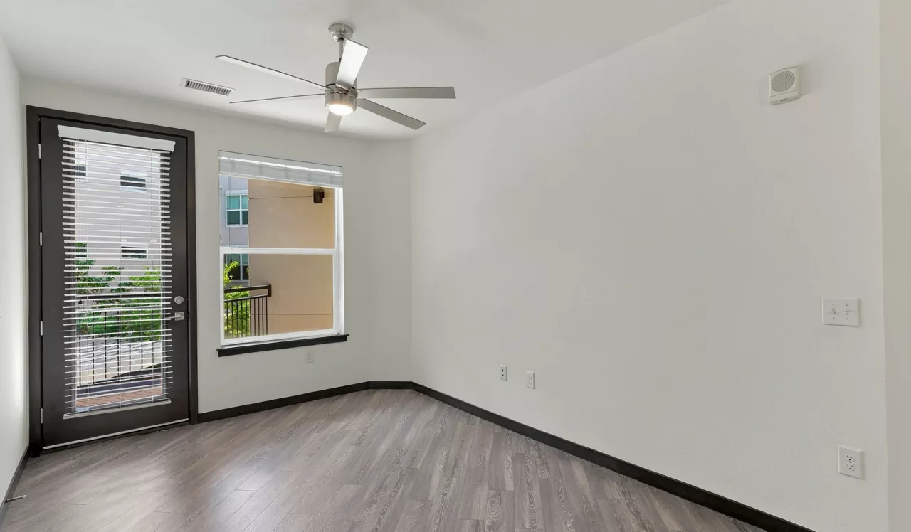 Covell on the Promenade - Westminster, CO - Living Room