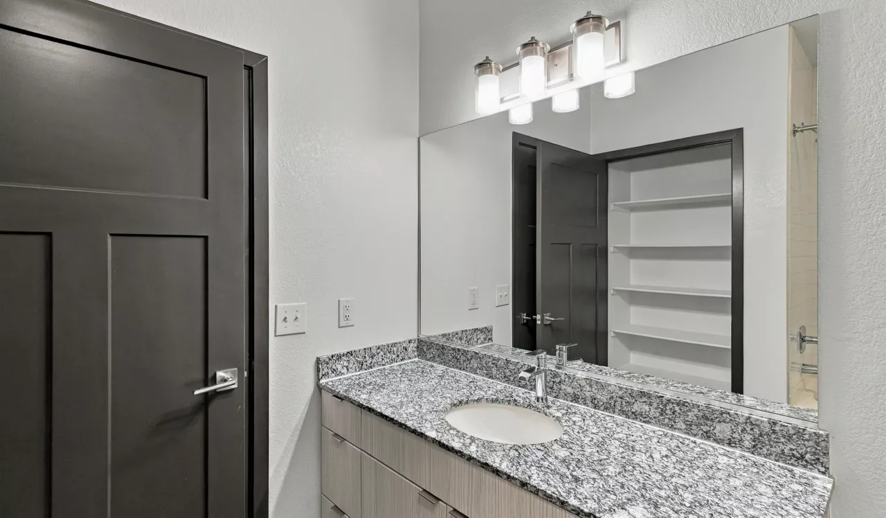 Covell on the Promenade - Westminster, CO - Bathroom