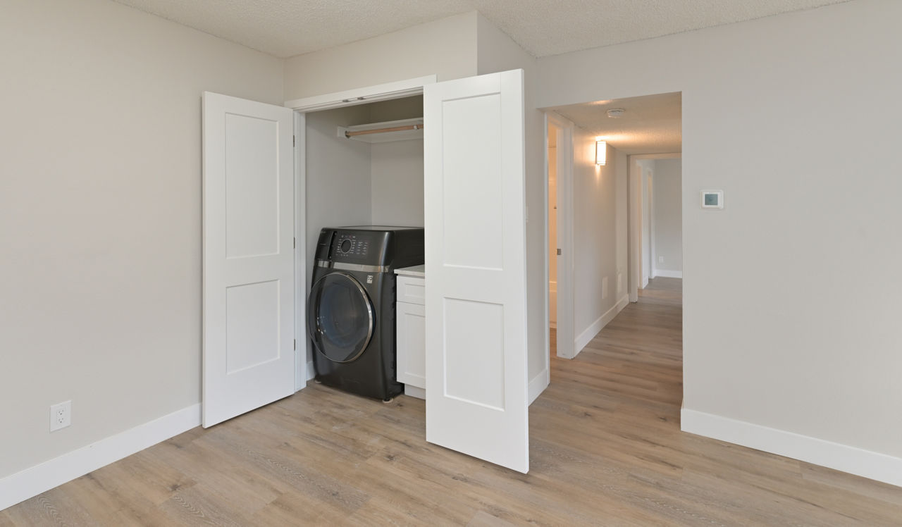 Creekside - Denver, CO - laundry