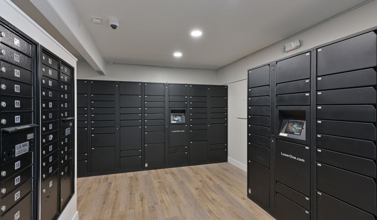 Creekside - Denver, CO - package lockers