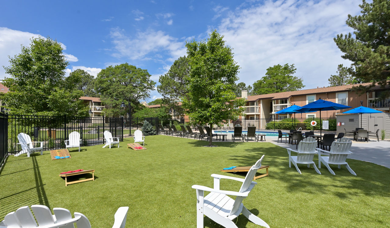 Creekside - Denver, CO - Pool Area