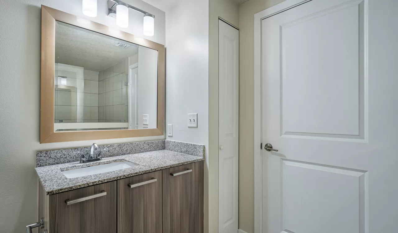 Eterno Pompano Beach - Pompano Beach, FL - Bathroom
