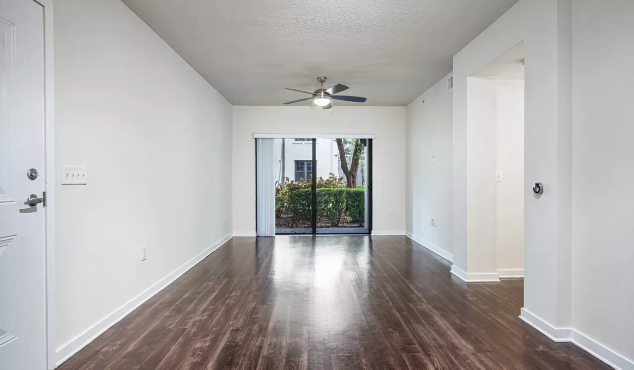 Eterno Pompano Beach - Pompano Beach, FL - Living Room