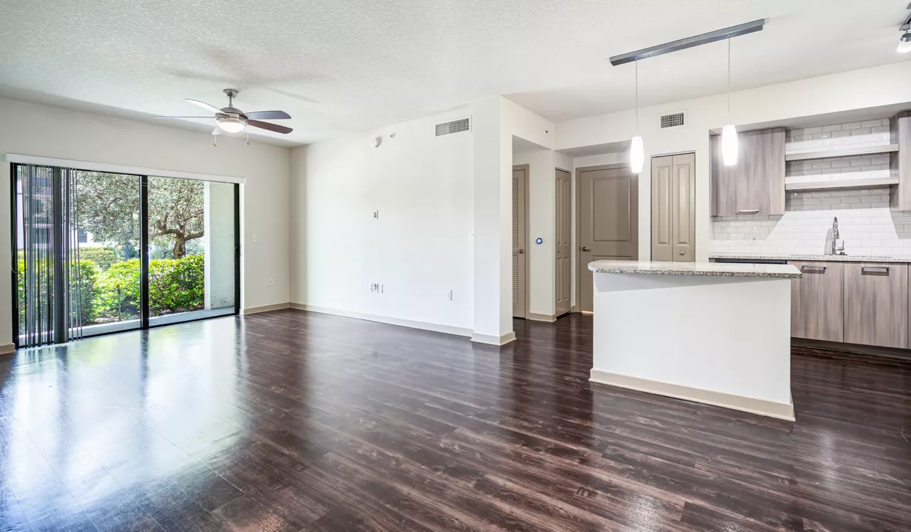 Eterno Pompano Beach - Pompano Beach, FL - Living Room