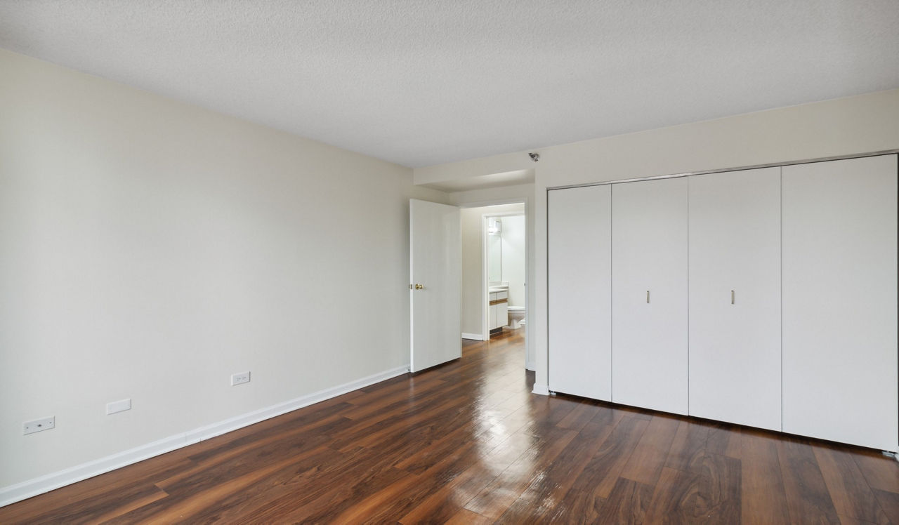 Evanston Place - Evanston, IL - Bedroom