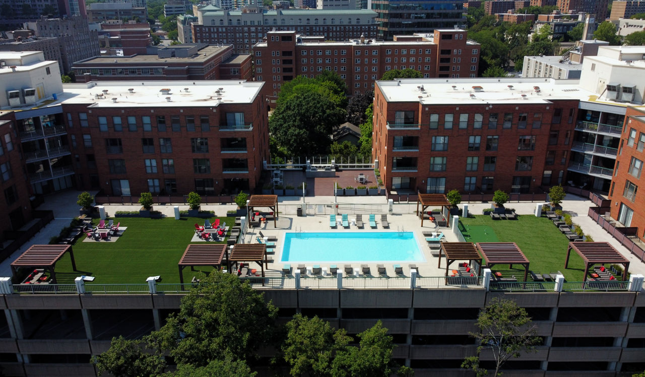 Evanston Place - Evanston, IL - Pool