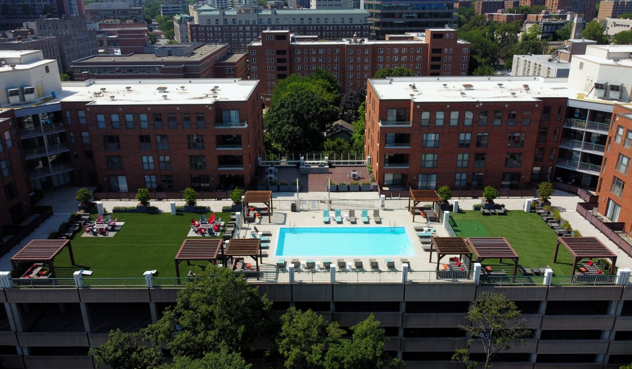 Evanston Place - Evanston, IL - rooftop pool