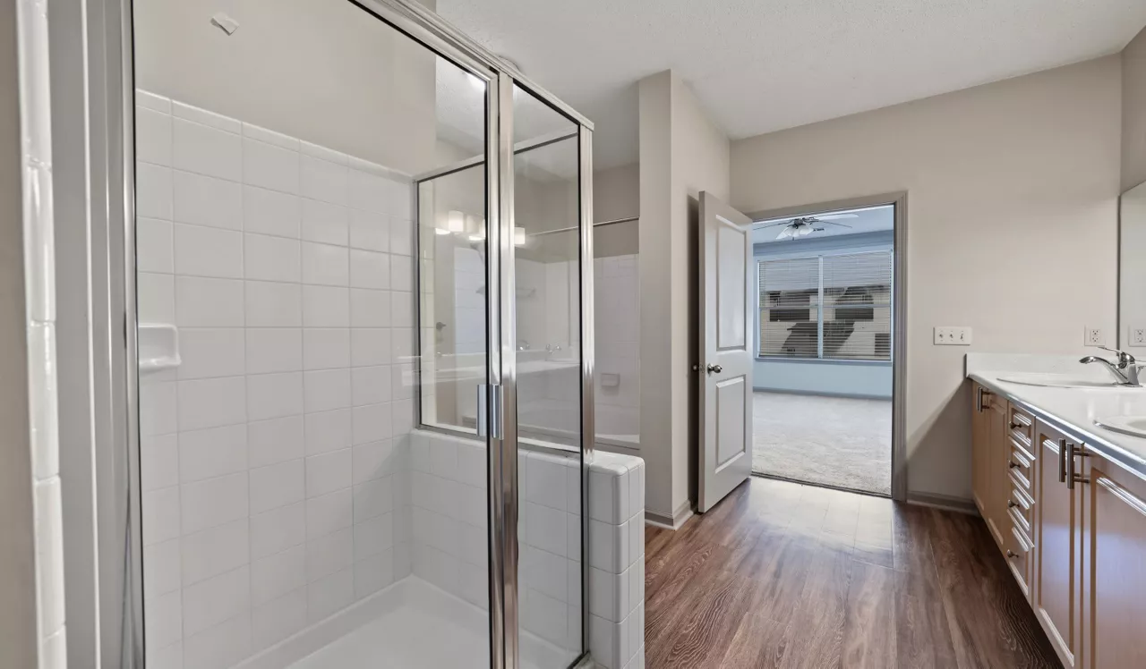 Farrington Midtown - Atlanta, GA - Bathroom