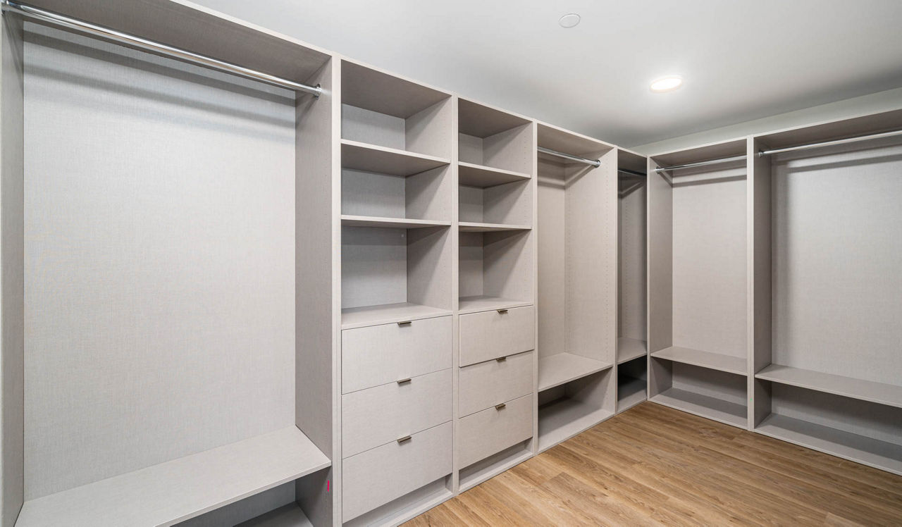 Flamingo Point - Miami, FL - Closet