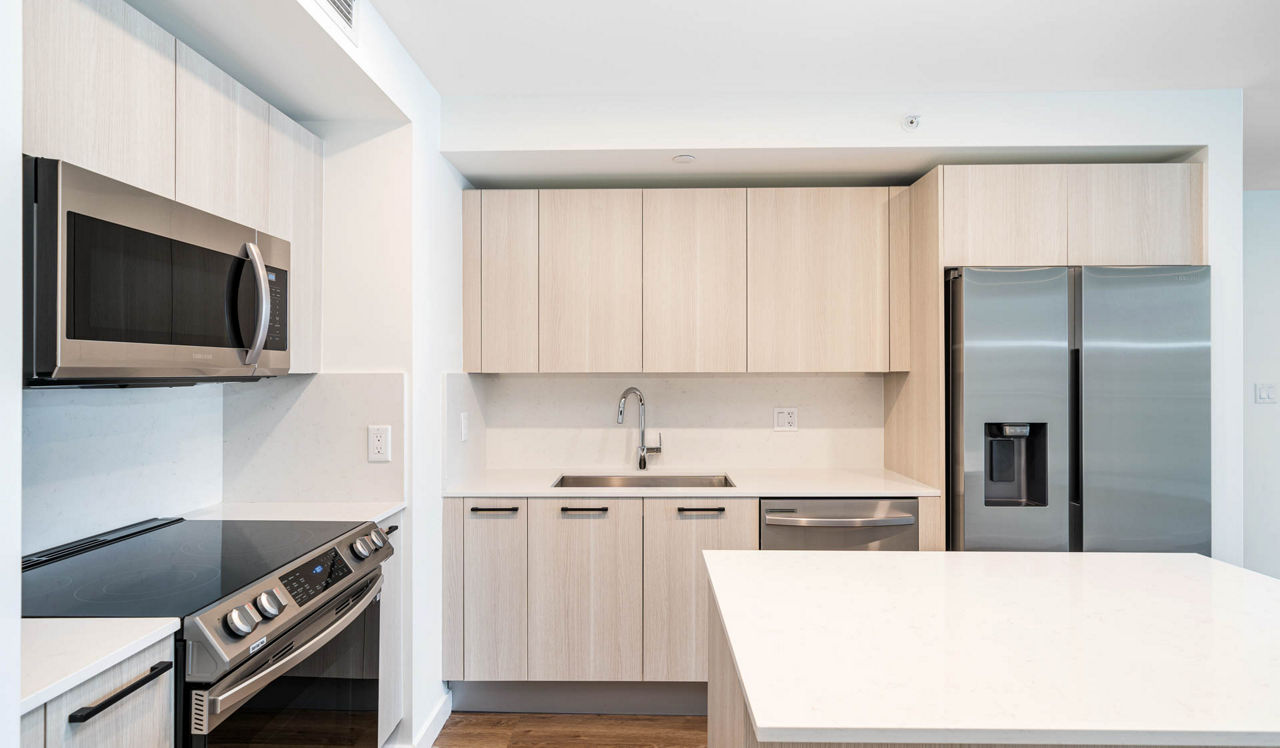 Flamingo Point - Miami, FL - Kitchen
