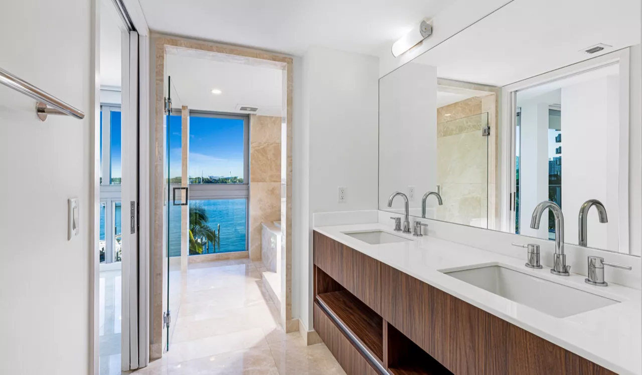 Flamingo Point - Miami, FL - Bathroom