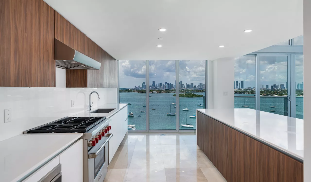 Flamingo Point - Miami, FL - Kitchen