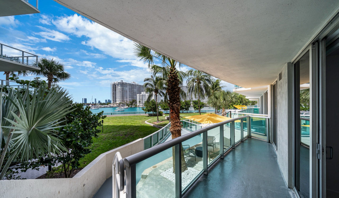 Flamingo South Beach - Miami, FL - balcony